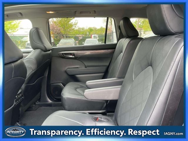 2024 Toyota Highlander Platinum