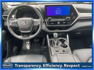 2024 Toyota Highlander Platinum