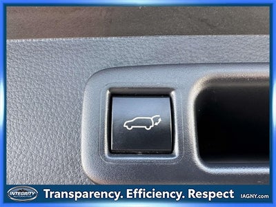 2023 Toyota Highlander XLE 8 PASSENGER BENCH SEATING