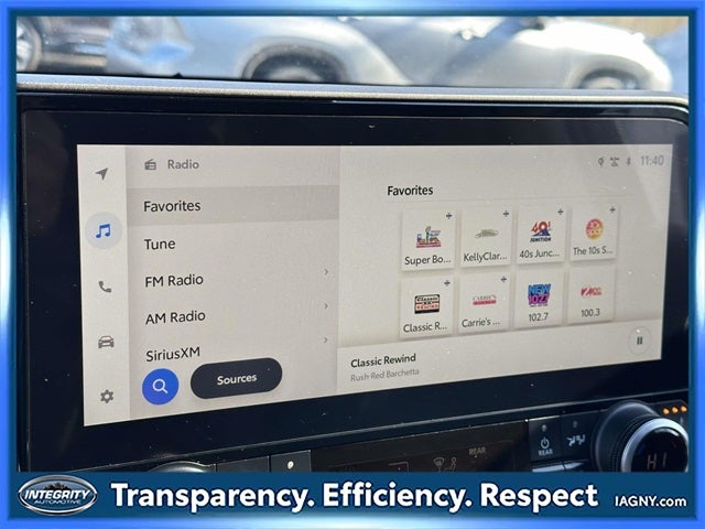 2023 Toyota Highlander XLE 8 PASSENGER BENCH SEATING