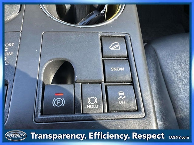 2023 Toyota Highlander XLE 8 PASSENGER BENCH SEATING