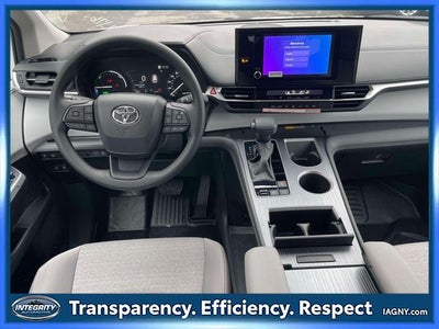2026 Toyota Sienna Mobility LE 8 Passenger