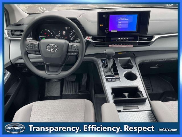 2026 Toyota Sienna Mobility LE 8 Passenger