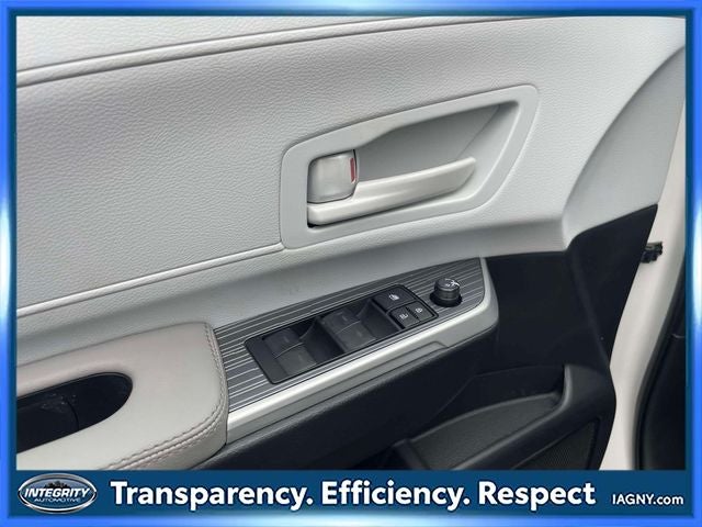 2026 Toyota Sienna Mobility LE 8 Passenger