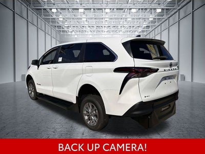 2026 Toyota Sienna LE Mobility Van