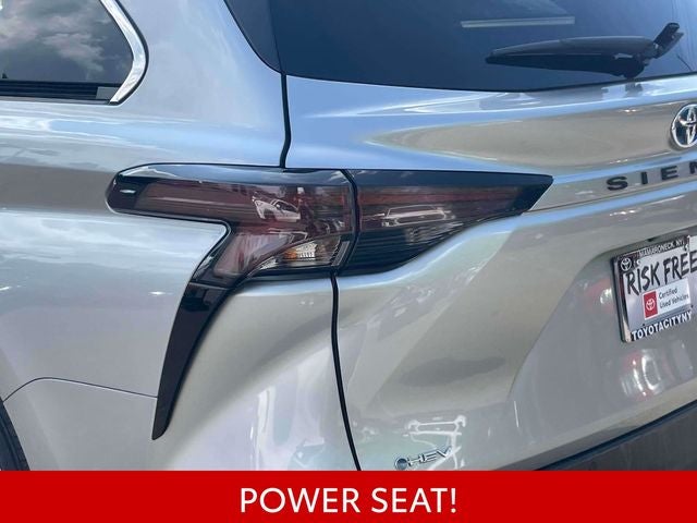 2025 Toyota Sienna XLE 8 Passenger