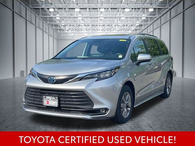 2025 Toyota Sienna XLE 8 Passenger