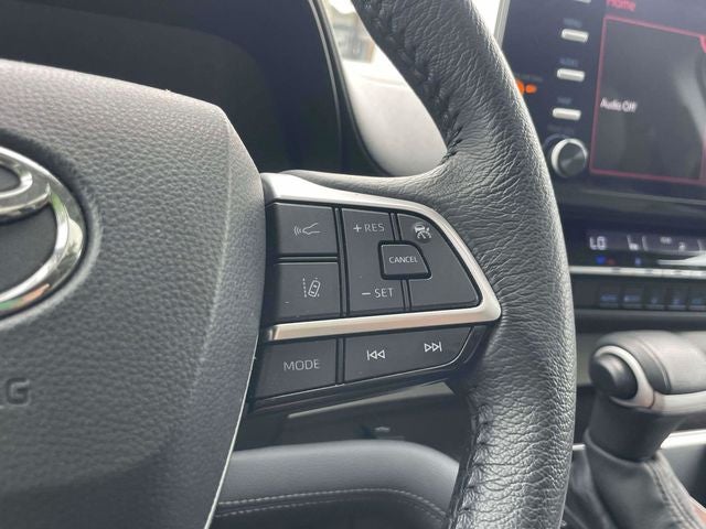 2025 Toyota Sienna XLE 8 Passenger