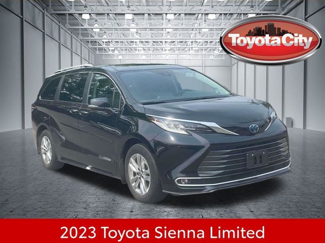 2023 Toyota Sienna Limited 7 Passenger