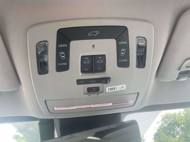 2023 Toyota Sienna Limited 7 Passenger