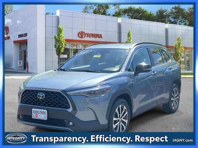 2025 Toyota Corolla Cross XLE