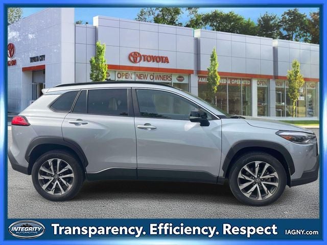 2025 Toyota Corolla Cross XLE