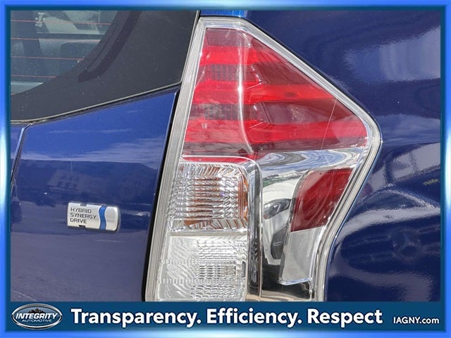 2017 Toyota Prius v Four