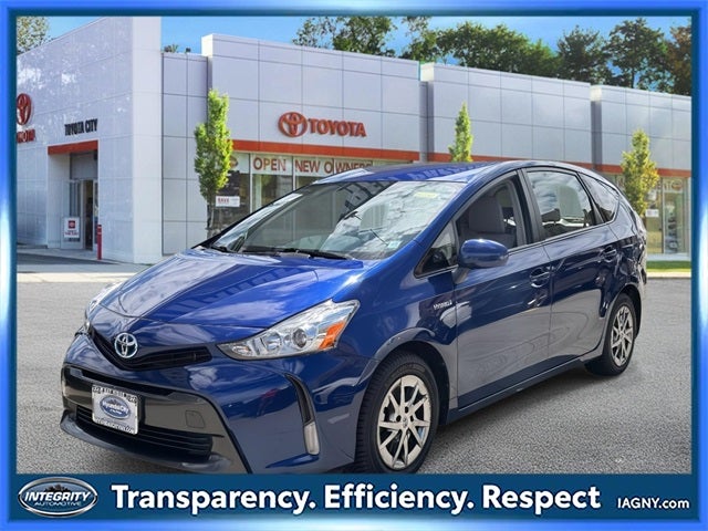 2017 Toyota Prius v Four