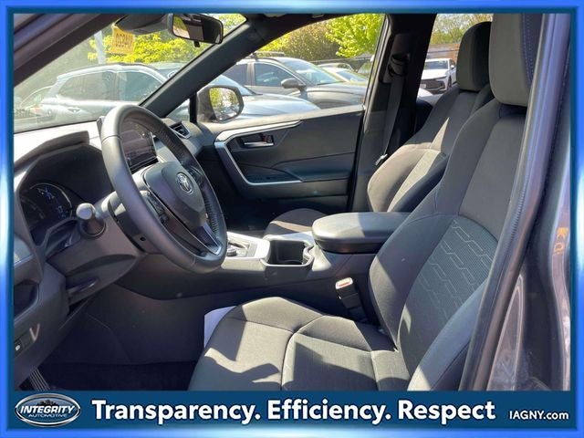 2023 Toyota RAV4 Hybrid SE