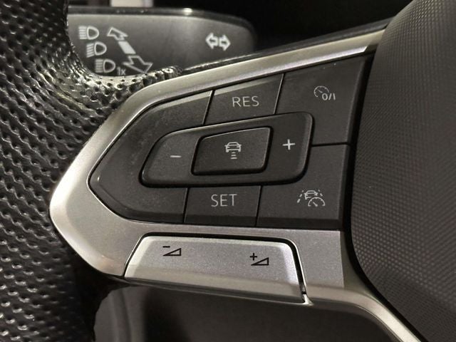2023 Volkswagen Atlas Cross Sport 3.6L V6 SEL R-Line