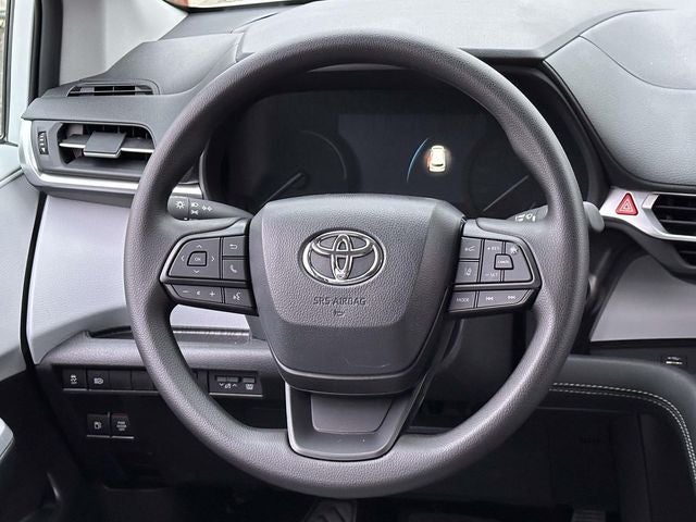 2025 Toyota Sienna LE 8 Passenger