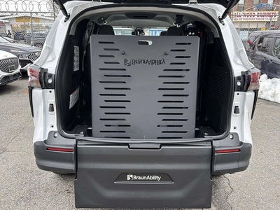 2025 Toyota Sienna LE 8 Passenger