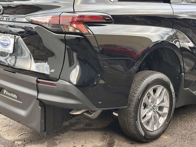 2026 Toyota Sienna LE Mobility 8 Passenger