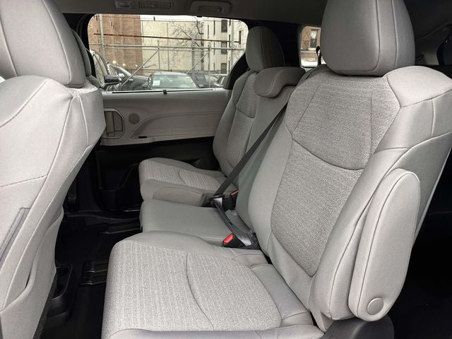 2025 Toyota Sienna Mobility LE 8 Passenger