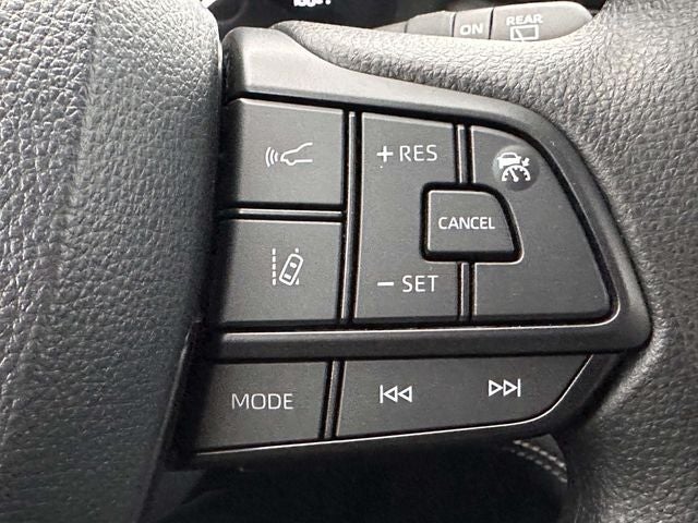 2025 Toyota Sienna Mobility LE 8 Passenger