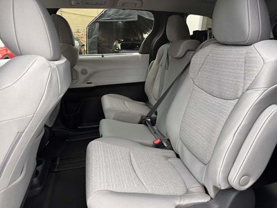2025 Toyota Sienna Mobility LE 8 Passenger