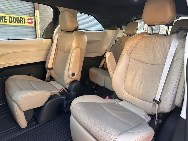 2022 Toyota Sienna Limited 7 Passenger