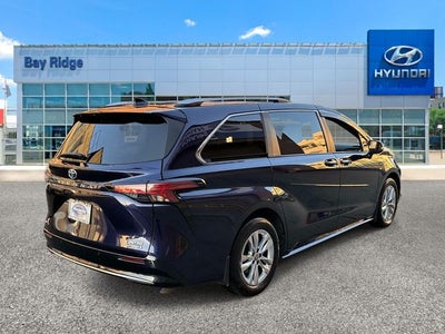 2022 Toyota Sienna Limited 7 Passenger