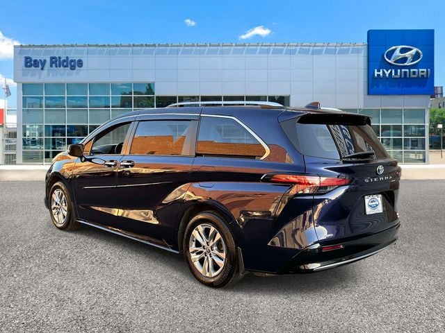 2022 Toyota Sienna Limited 7 Passenger