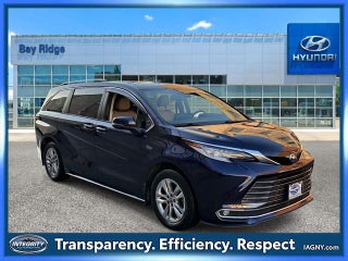 2022 Toyota Sienna Limited 7 Passenger