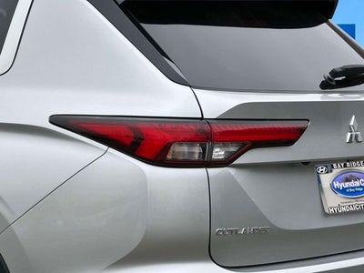 2023 Mitsubishi Outlander SE