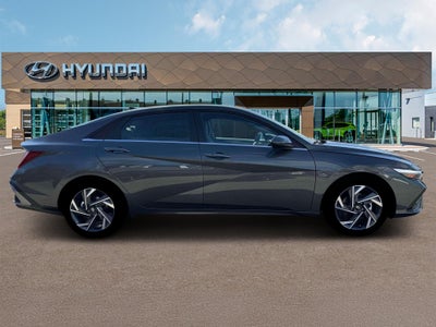 2025 Hyundai Elantra SEL Convenience