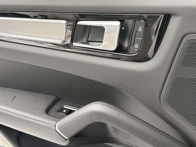 2023 Porsche Cayenne Base